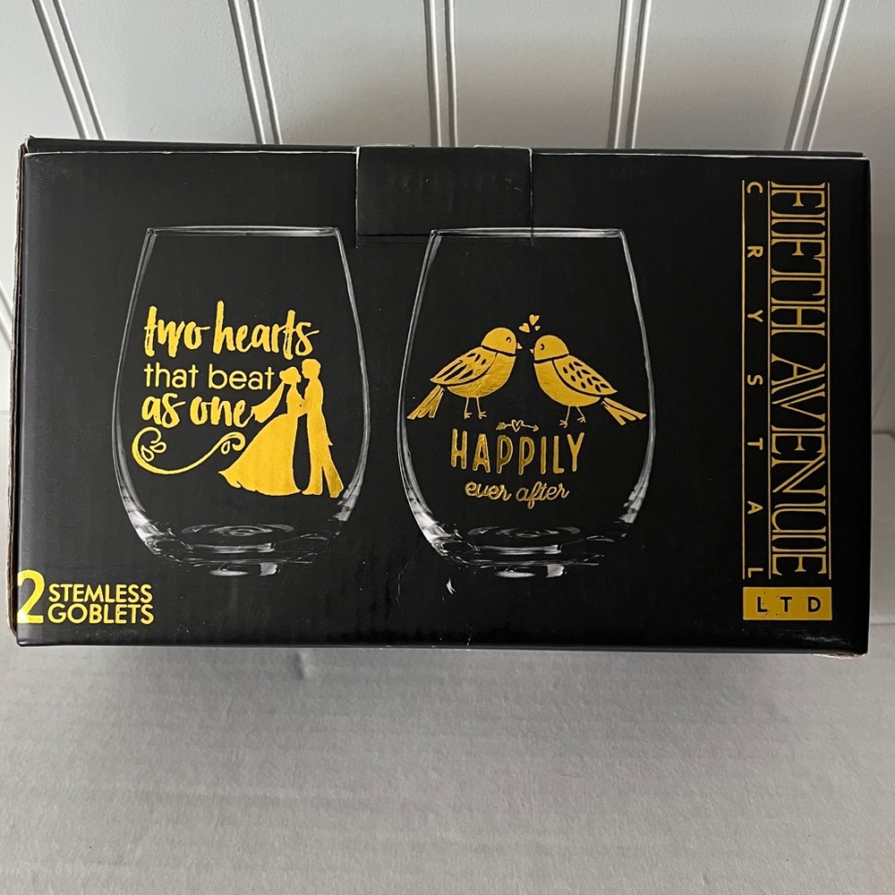 The Fifth avenue Crystal Label Black and Gold Stemless Goblets